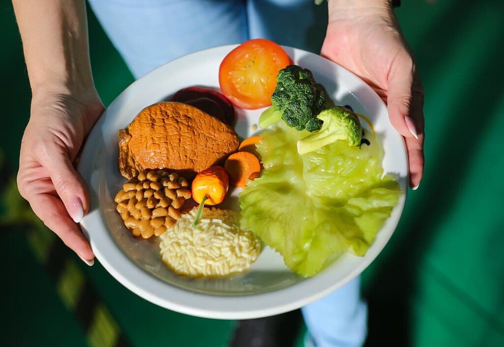 Alimentação: como montar um prato equilibrado sem dieta maluca